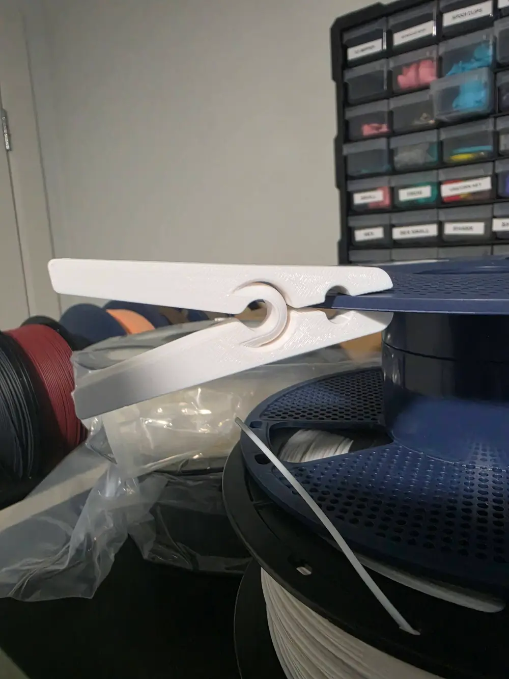 GripPin: The Ultimate Support-Free Clothes Peg 🧺