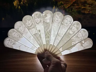 泰勒·斯威夫特 Taylor Swift 歌手演员人物透光浮雕扇