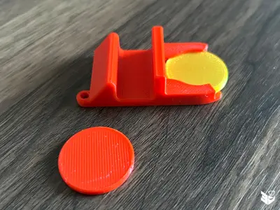 Multi-Purpose Keychain: Smartphone Stand & Shopping Cart Coin Holder (1€)