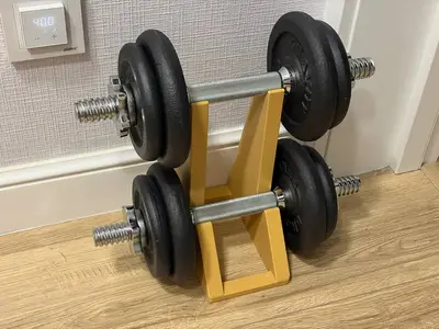 Compact Dumbbell Stand – Vertical Storage for Two