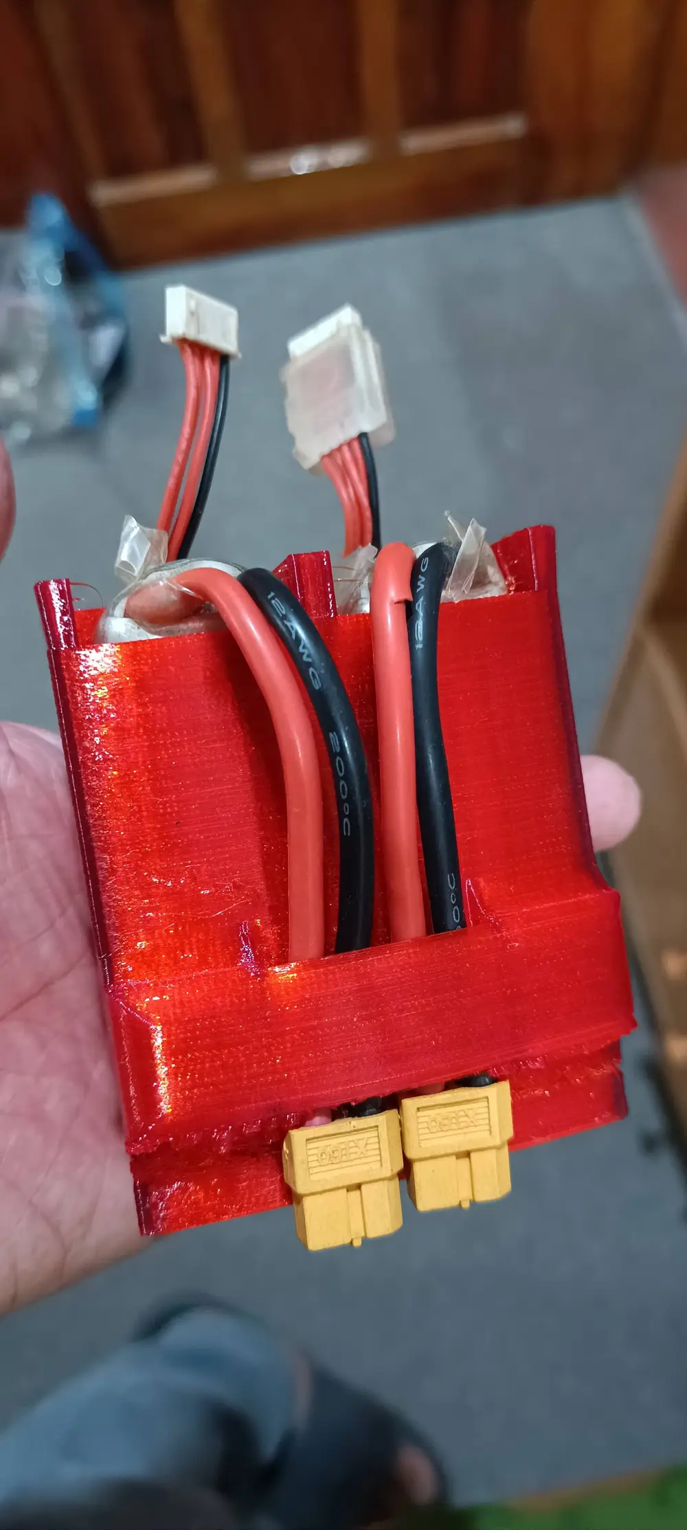 Dual 4S LiPo to 8S Pack - Makeronline - More Than Fun