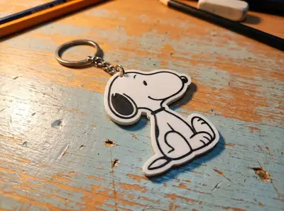 Keychain Snoopy sentado