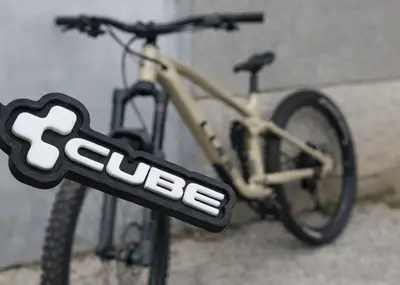 Cube Keychain - Minimalist Bike Logo Keychain