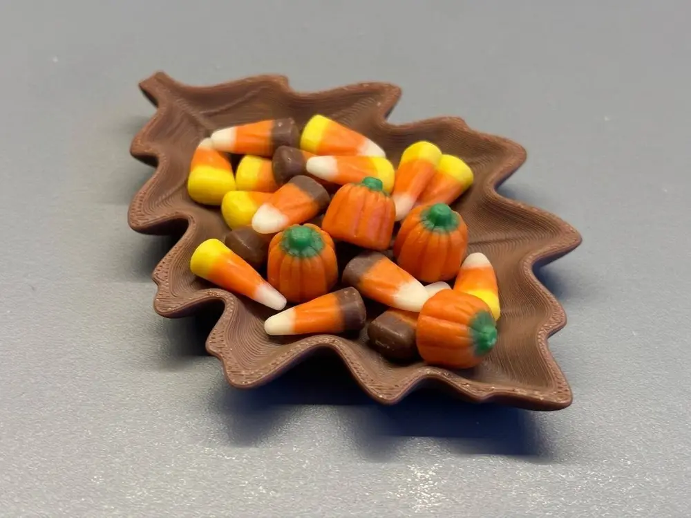 Oak Leaf Shaped Snack Tray