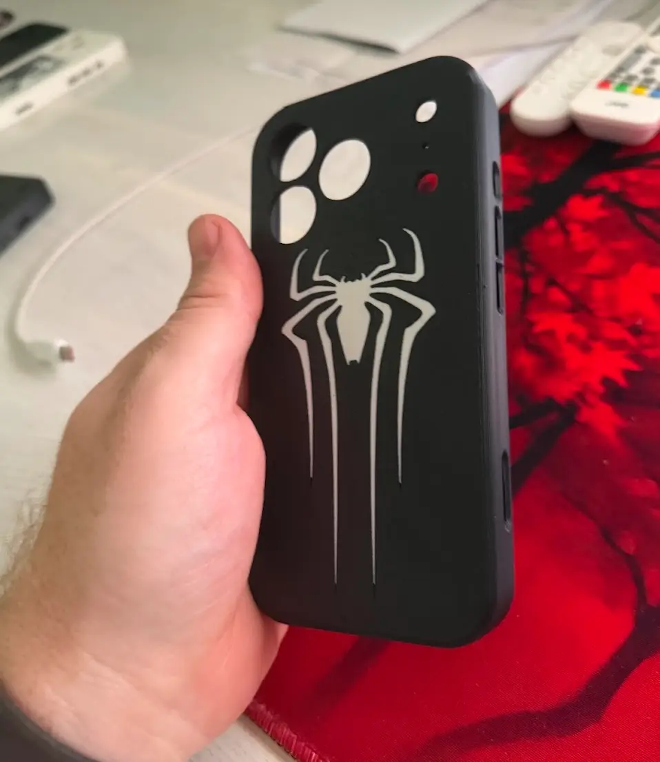 iPhone 17 Pro Case – Amazing Spider Silhouette