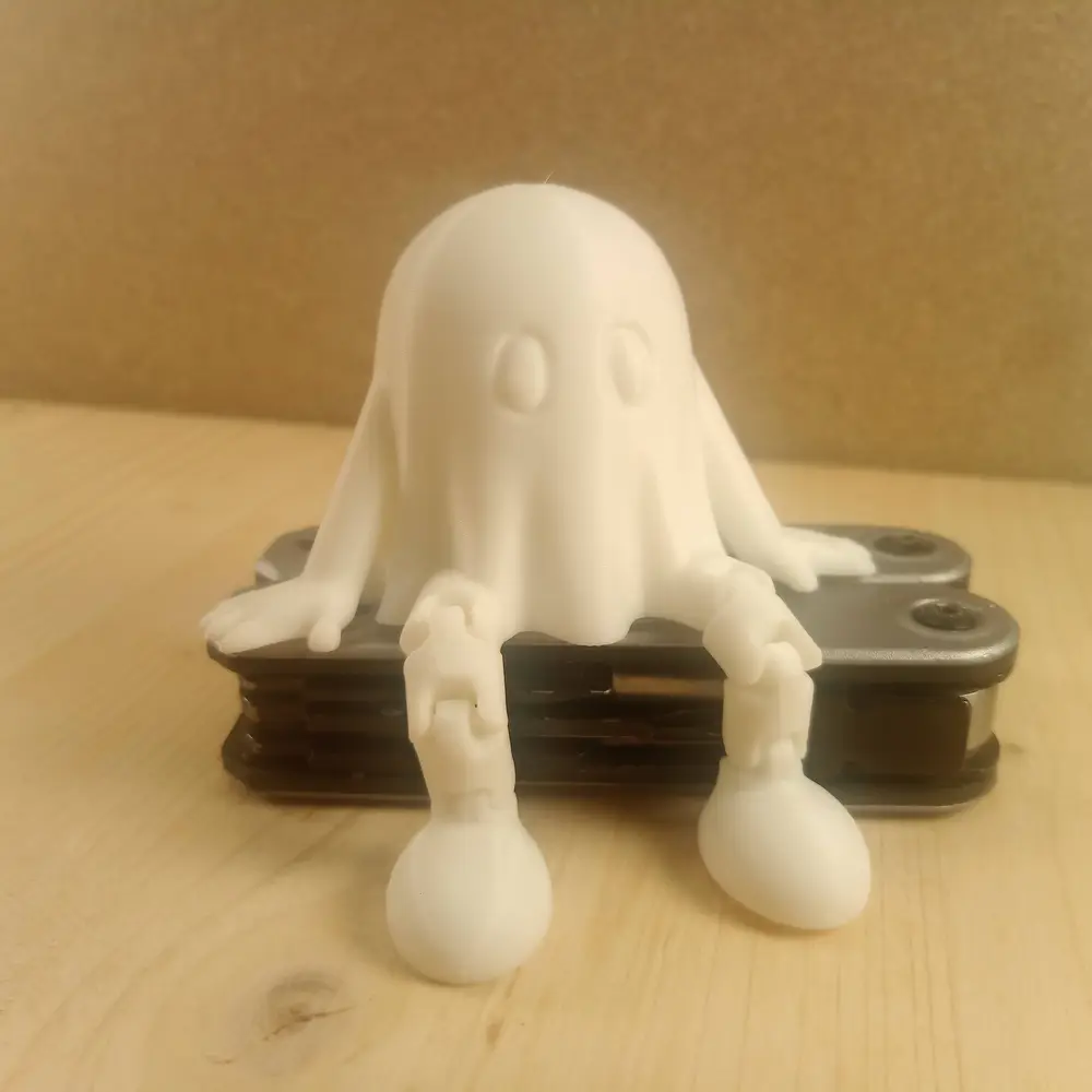 Ghost Desk Buddy