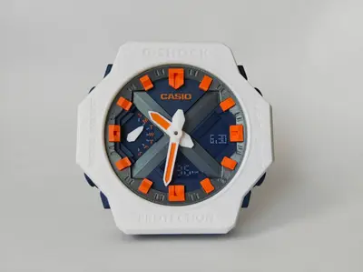 CASIO GA2300外观桌面时钟
