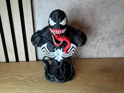 Venom Bust – Curling Tongue Display Sculpture