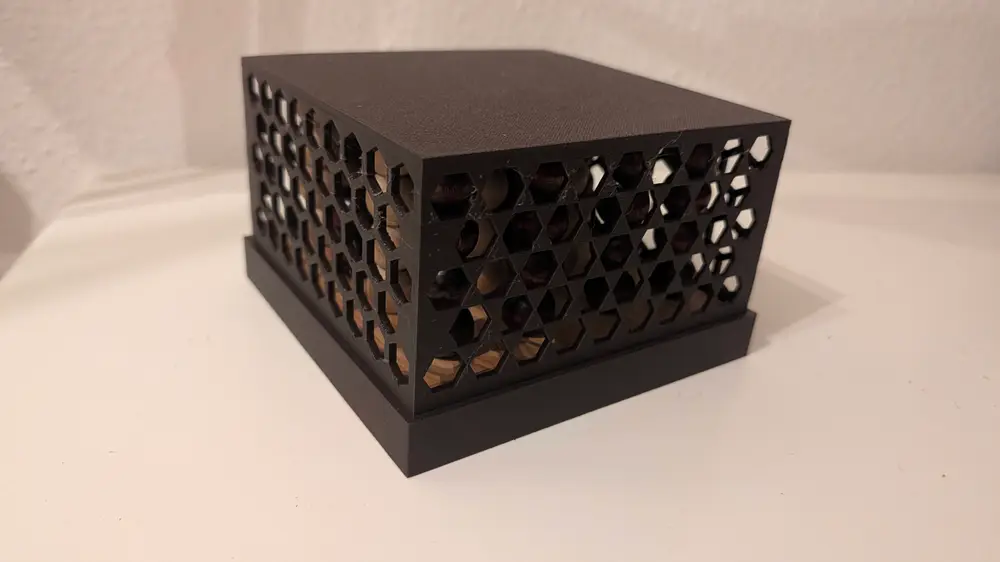 Box with lid